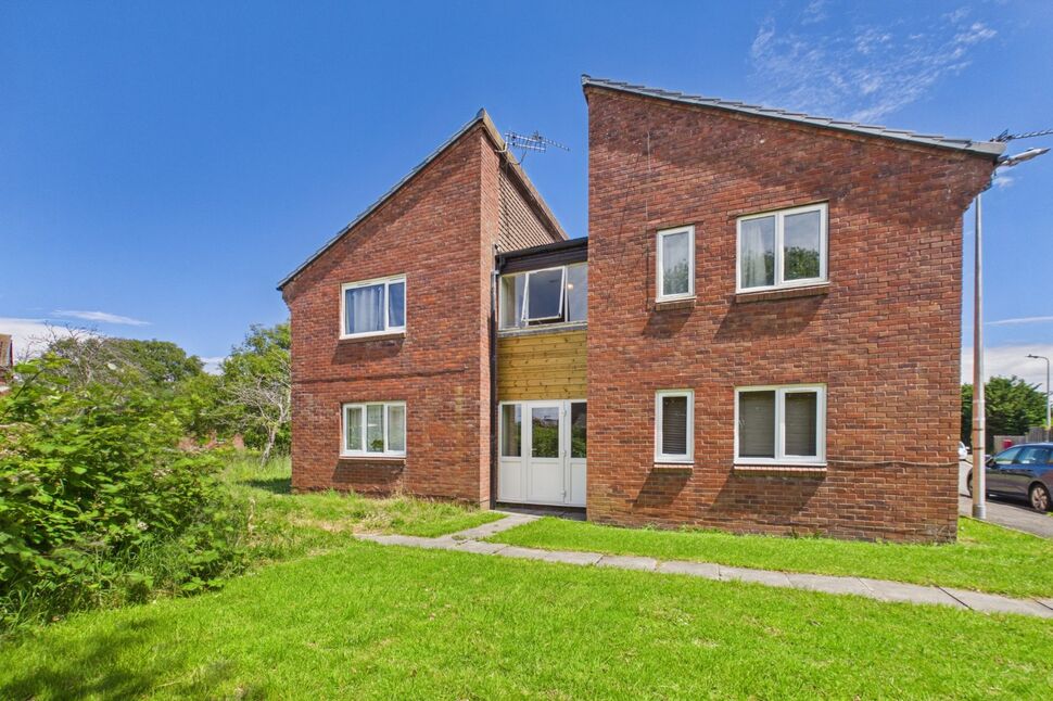 Main image of Flat for sale, Stonebridge, Clevedon, North Somerset, BS21