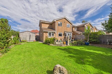 Millcross, 4 bedroom Detached House for sale, &pound;525,000