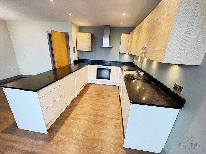 Open Plan Kithen / Diner & living area