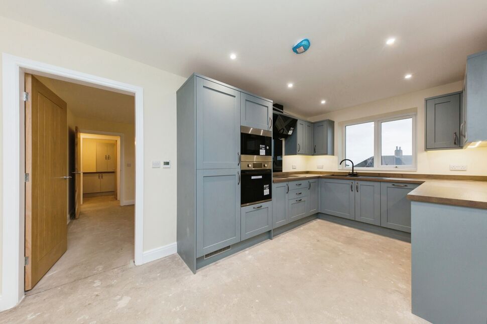 2 bedroom Detached Bungalow for sale, Moorland Road, Mow Cop, ST7 £