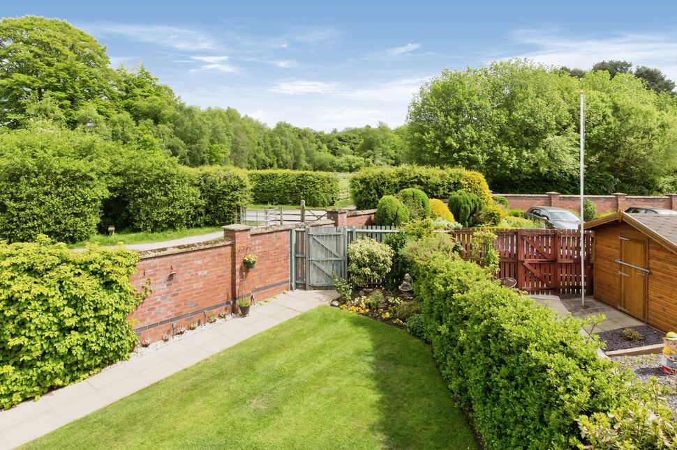 3 bedroom Mid Terrace House for sale, St. James Court, Grange Park