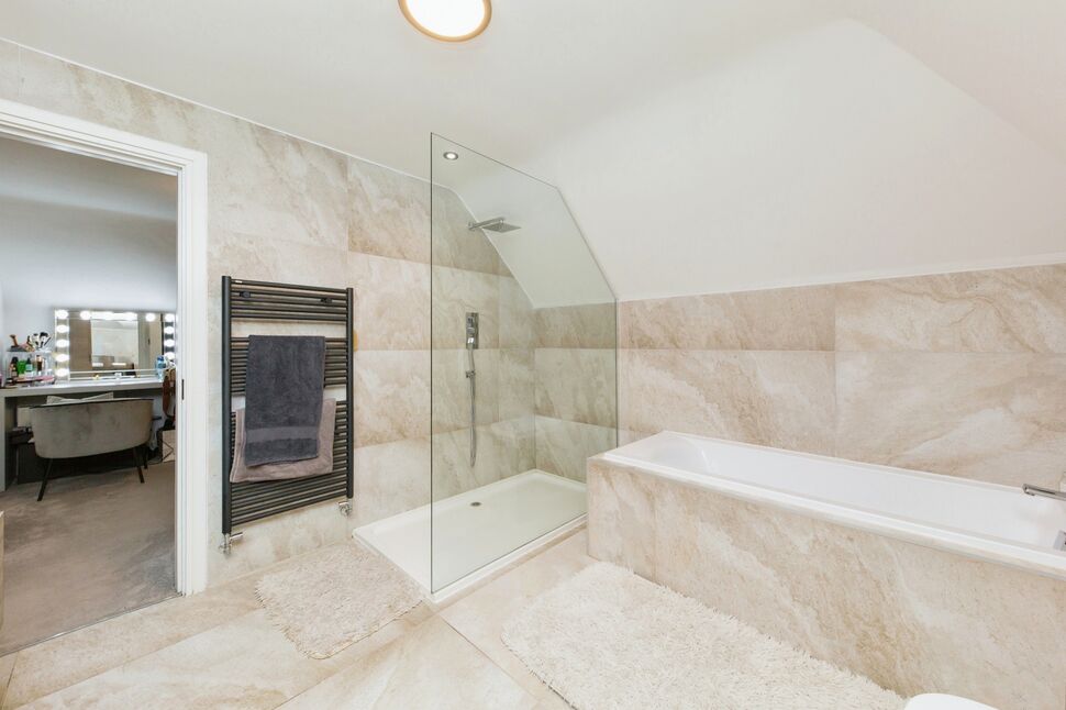 4 bedroom Detached House for sale, Newcastle Road, Congleton, CW12 £599,000