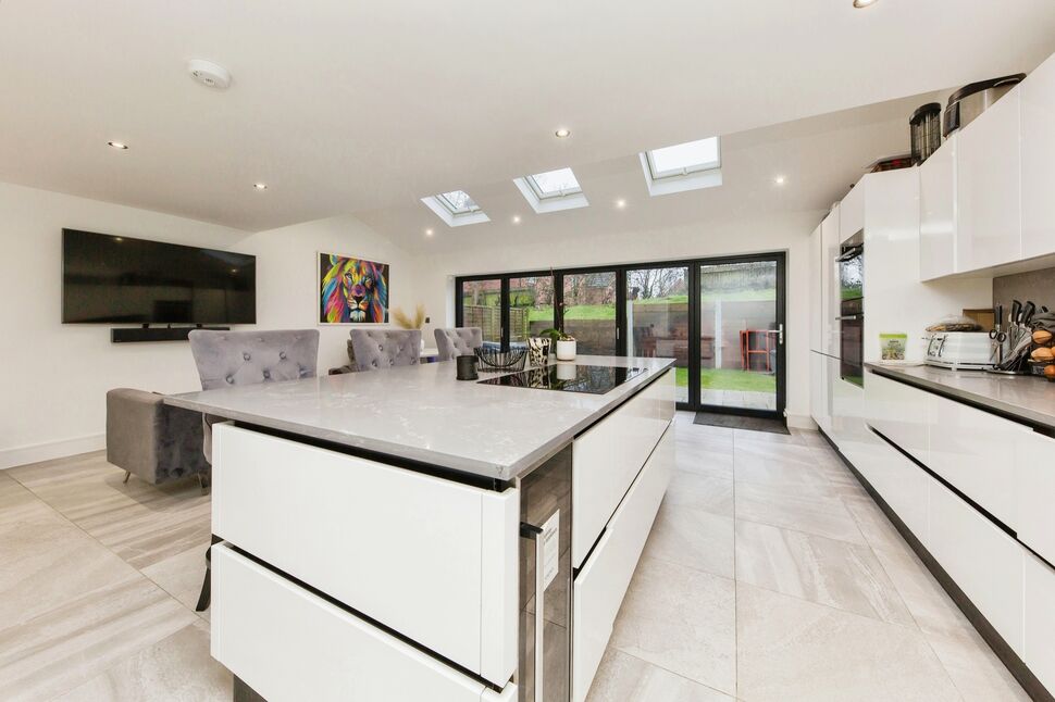 4 bedroom Detached House for sale, Newcastle Road, Congleton, CW12 £