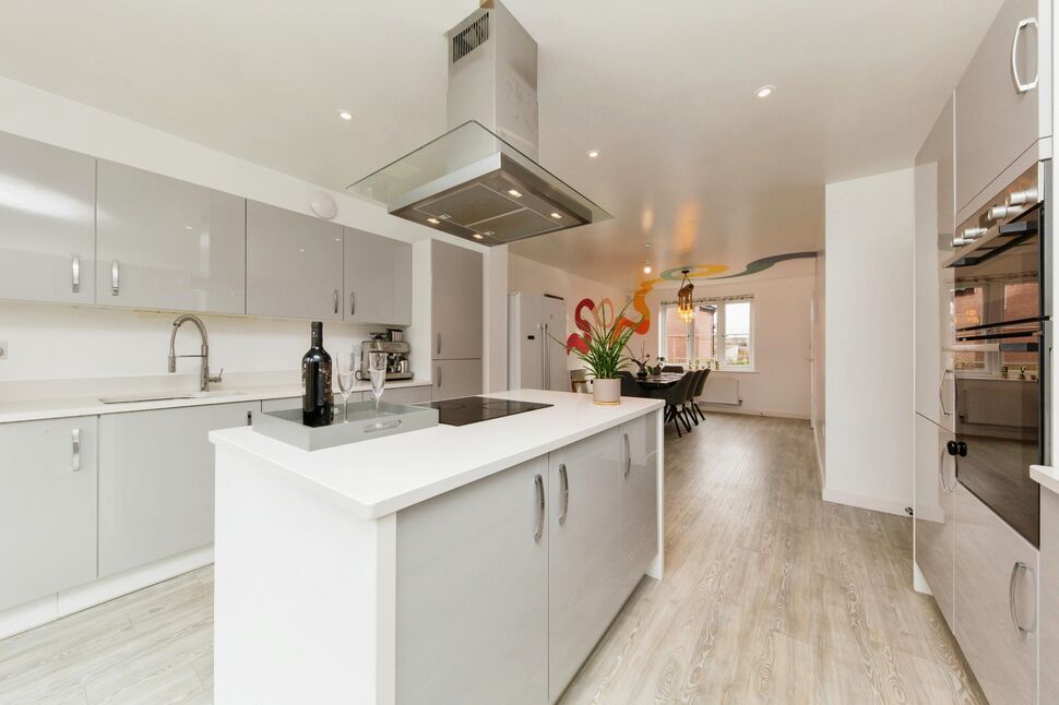 4 bedroom Detached House for sale, Lomas Way, Congleton, CW12 £450,000