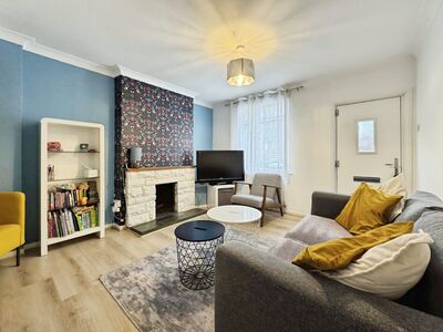 2 bedroom Mid Terrace House for sale