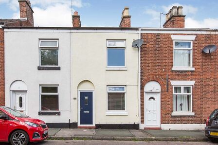 2 bedroom Mid Terrace House for sale