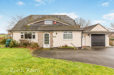 Peel Lane, 2 bedroom Detached Bungalow for sale, &pound;485,000