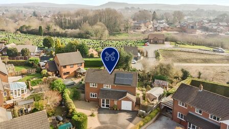 Tudor Way, 3 bedroom Detached House for sale, £525,000