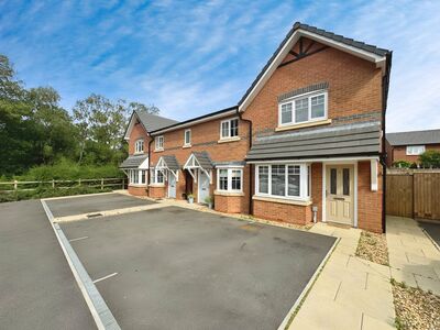 2 bedroom End Terrace House for sale