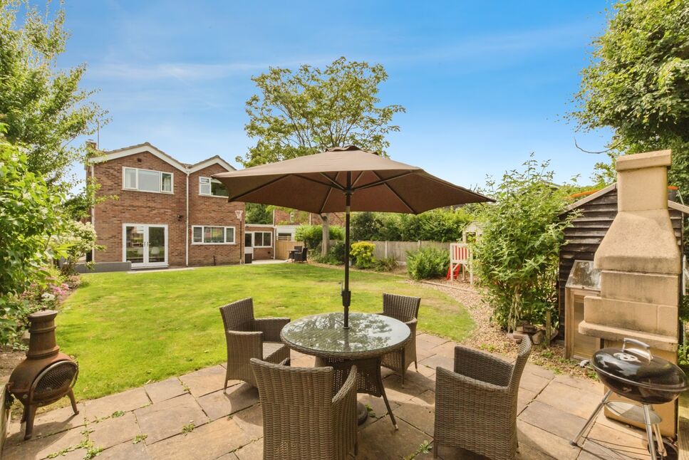Main image of 4 bedroom Detached House for sale, Dunbar Close, Holmes Chapel, Cheshire, CW4