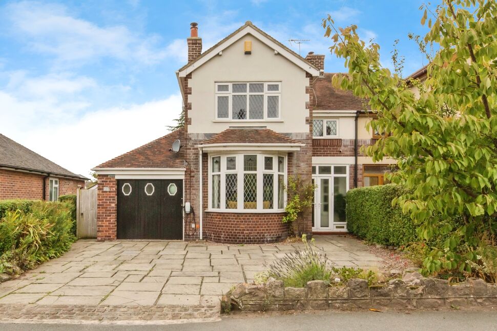 4 bedroom Semi Detached House for sale