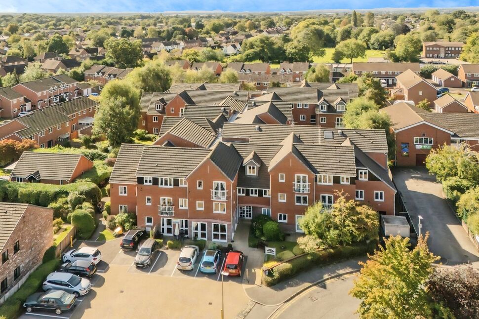 Main image of 2 bedroom  Flat for sale, Parkway, Holmes Chapel, Cheshire, CW4