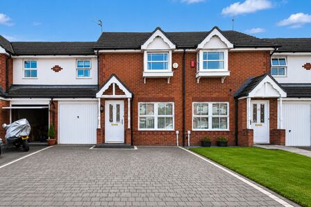 Oakworth Close, 3 bedroom Mid Terrace House for sale, &pound;280,000