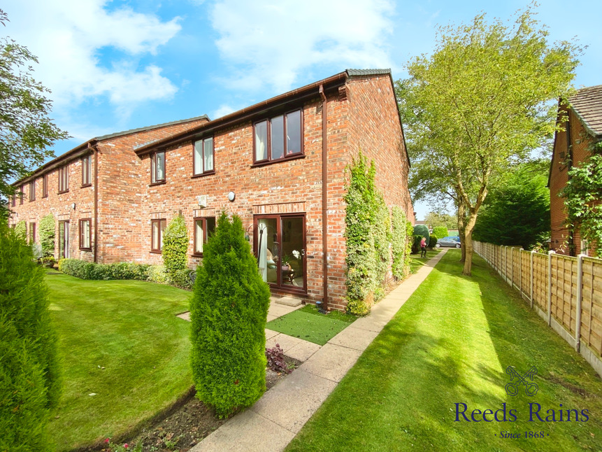 Main image of 2 bedroom  Flat for sale, Sandringham Court, London Road, Crewe, CW4