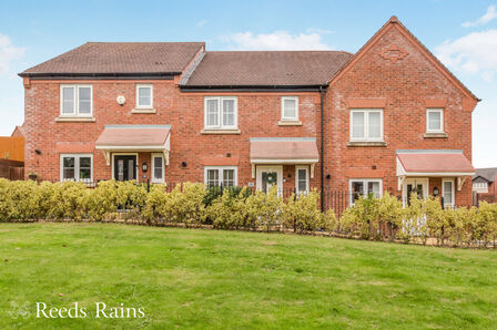 3 bedroom Mid Terrace House for sale