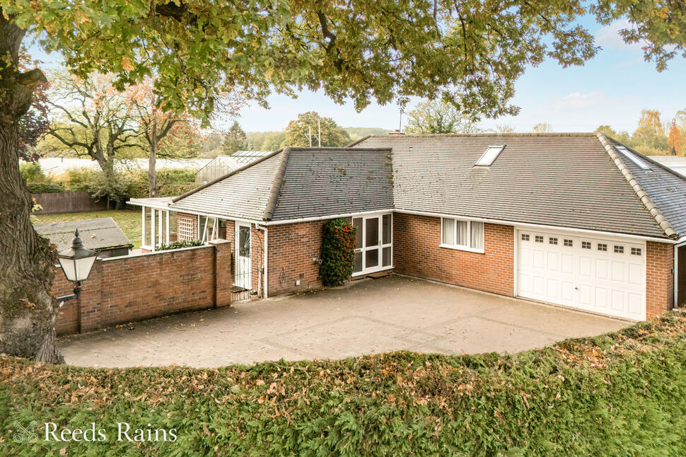 2 bedroom Detached Bungalow for sale