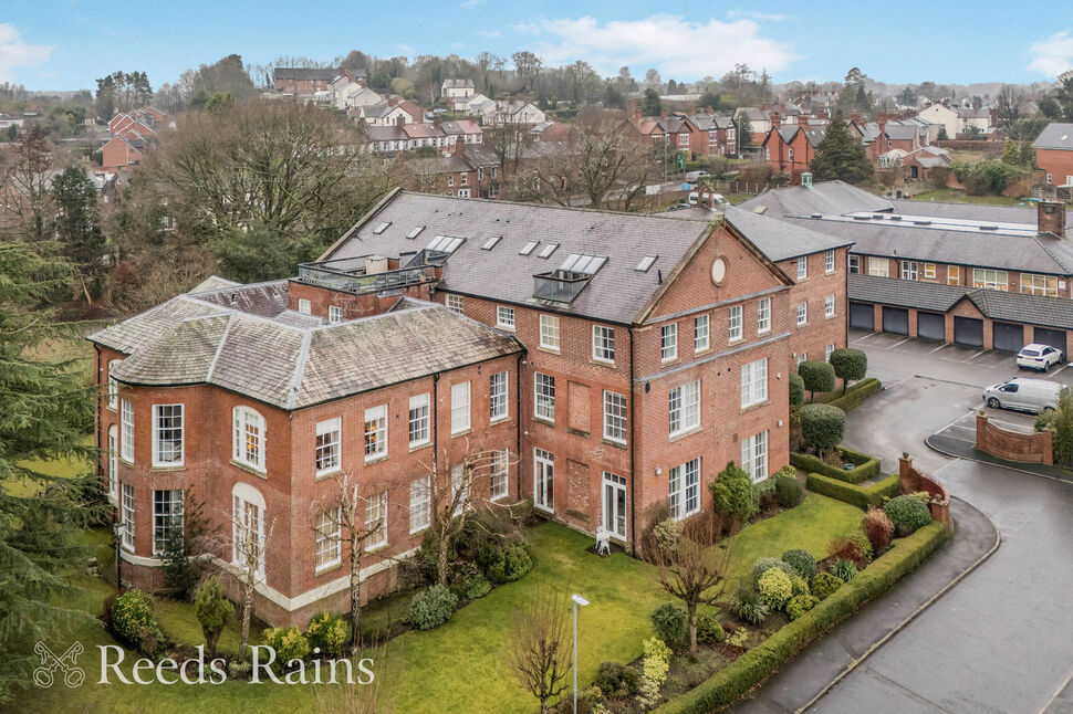 2 bedroom Flat for sale