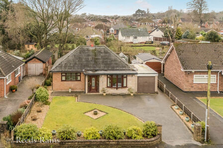Roylance Drive, 2 bedroom Detached Bungalow for sale, &pound;365,000