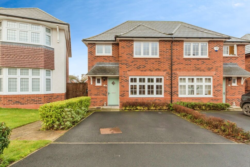 3 bedroom Semi Detached House for sale