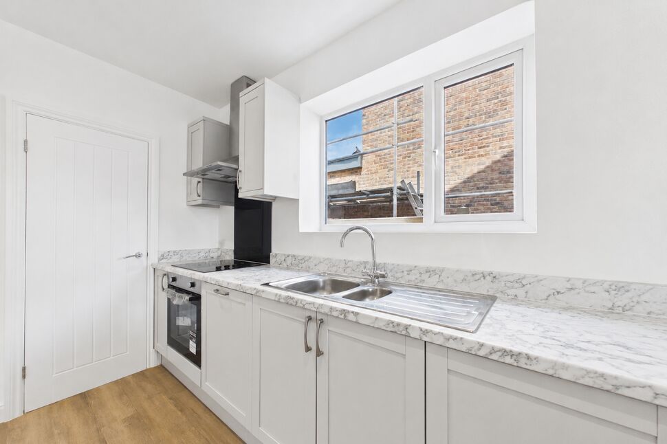 Kitchen / Living Area