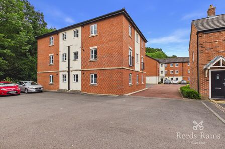 Bath Vale, 2 bedroom Flat to rent, &pound;750 pcm