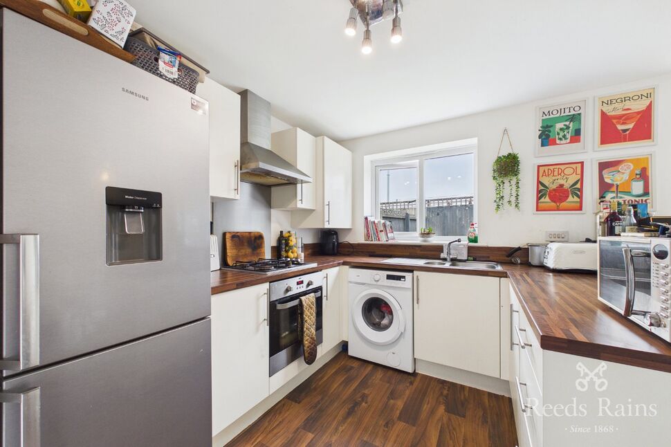 Kitchen / Dining Area