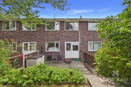 Avon Drive, 3 bedroom Mid Terrace House for sale, &pound;199,950