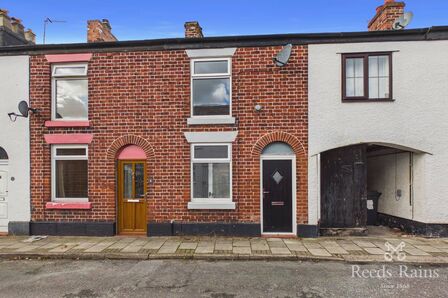 William Street, 2 bedroom Mid Terrace House to rent, &pound;825 pcm