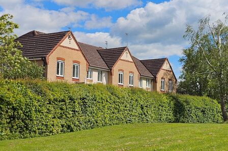 2 bedroom Mid Terrace House for sale