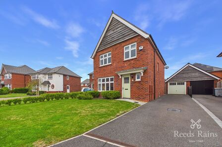 Clitheroe Place, 3 bedroom Detached House for sale, &pound;365,000