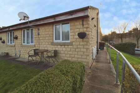 Peerart Court, 2 bedroom Semi Detached Bungalow to rent, &pound;675 pcm