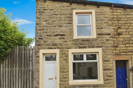 Clayton Street, 2 bedroom Mid Terrace House to rent, £625 pcm