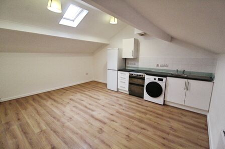 Albert Road, 1 bedroom  Flat to rent, £565 pcm
