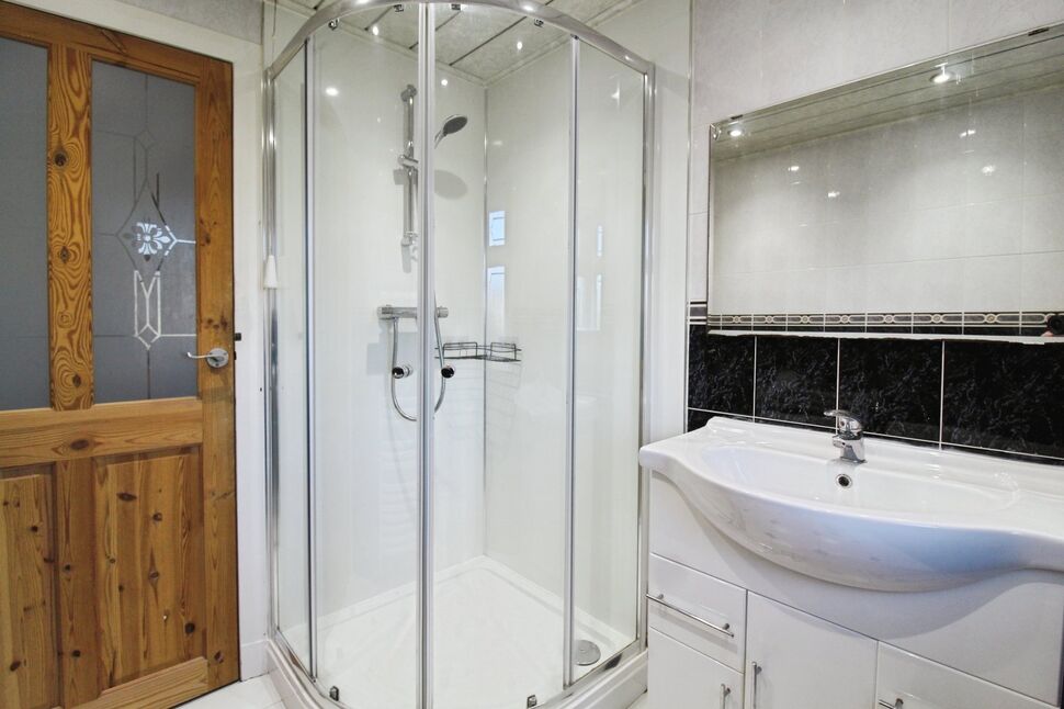 Shower Room / WC
