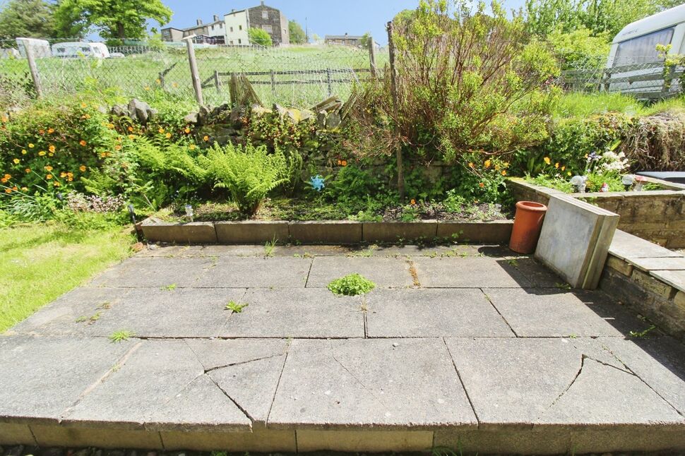 Garden Forecourt / Rear Yard