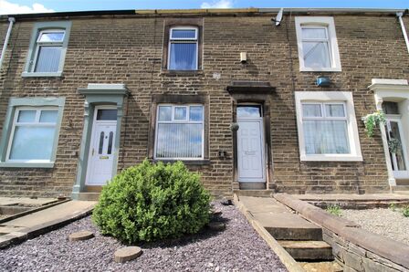 3 bedroom Mid Terrace House for sale