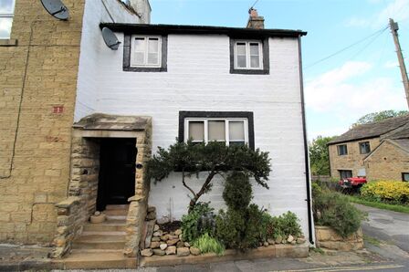 2 bedroom Mid Terrace House for sale