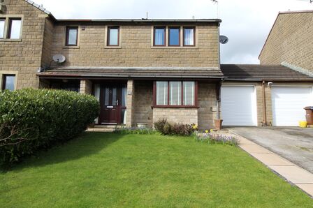 Barn Field Close, 3 bedroom Semi Detached House for sale, £270,000