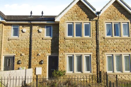 3 bedroom Mid Terrace House to rent