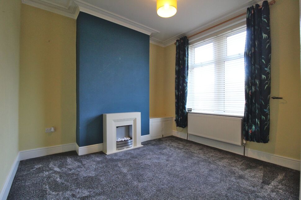 2 bedroom Mid Terrace House for sale, Burnley Road, Colne, BB8 £95,000