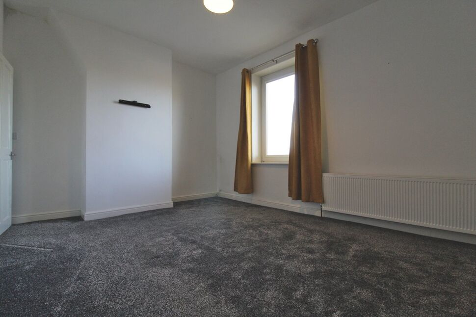 2 bedroom Mid Terrace House for sale, Burnley Road, Colne, BB8 £95,000
