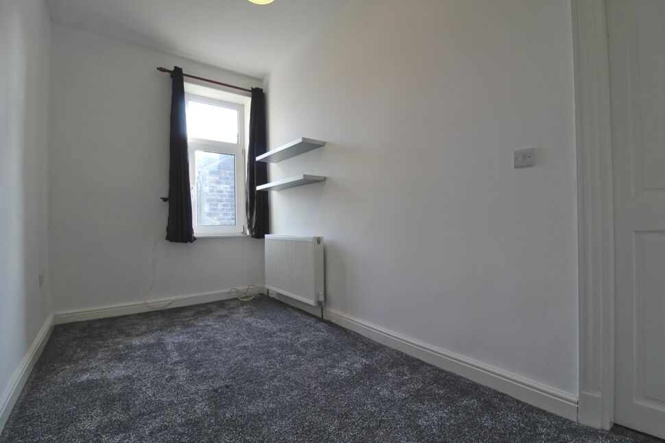 2 bedroom Mid Terrace House for sale, Burnley Road, Colne, BB8 £95,000