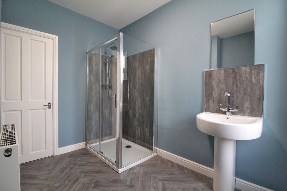 2 bedroom Mid Terrace House for sale, Burnley Road, Colne, BB8 £95,000