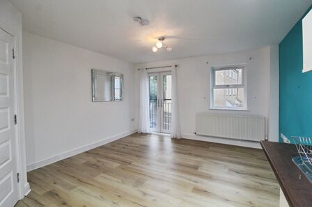 The Arches, 2 bedroom  Flat to rent, £600 pcm