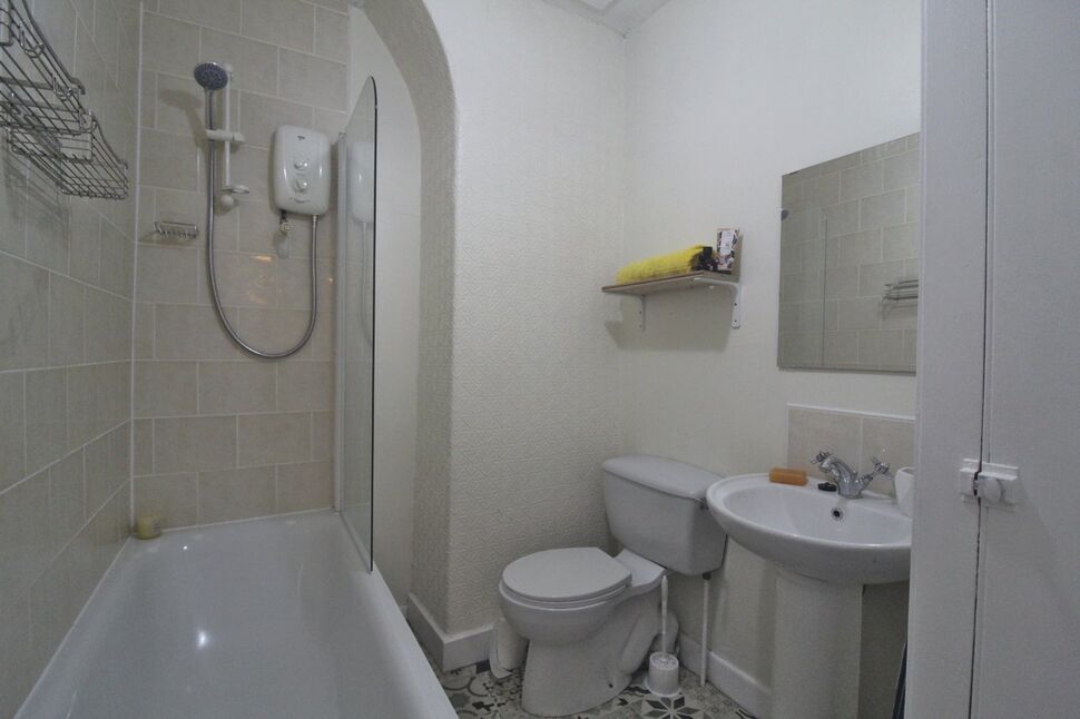 2 bedroom Mid Terrace House for sale, East Bank, Barrowford, BB9 £105,000