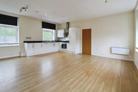 2 bedroom Flat for sale