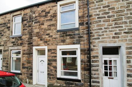 2 bedroom Mid Terrace House to rent