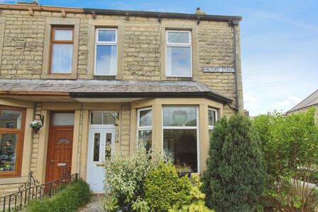 2 bedroom End Terrace House for sale