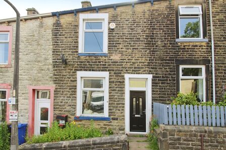 2 bedroom Mid Terrace House for sale