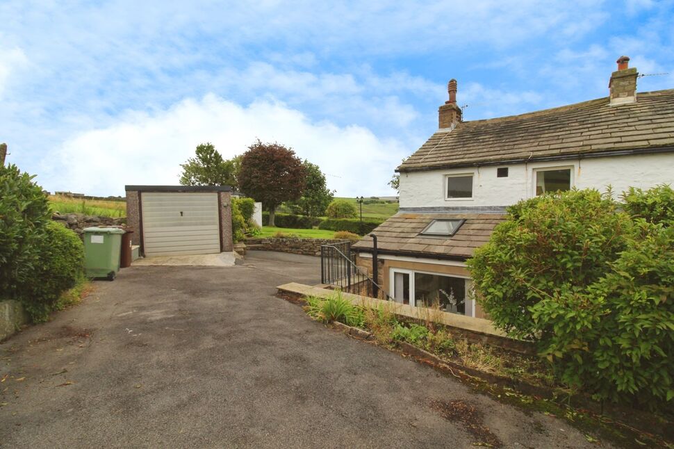 Main image of 2 bedroom End Terrace House for sale, Skipton Old Road, Colne, Lancashire, BB8
